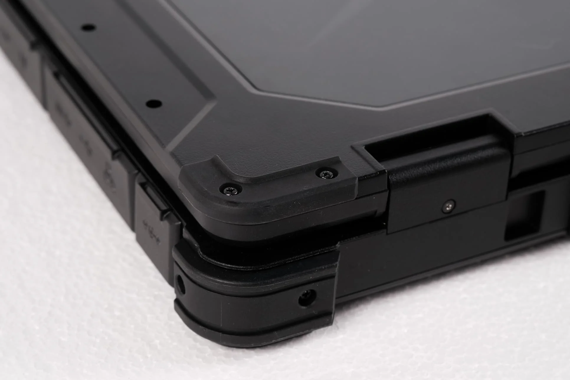 Rugged Industrial Laptop BT-15.6-NB - 7